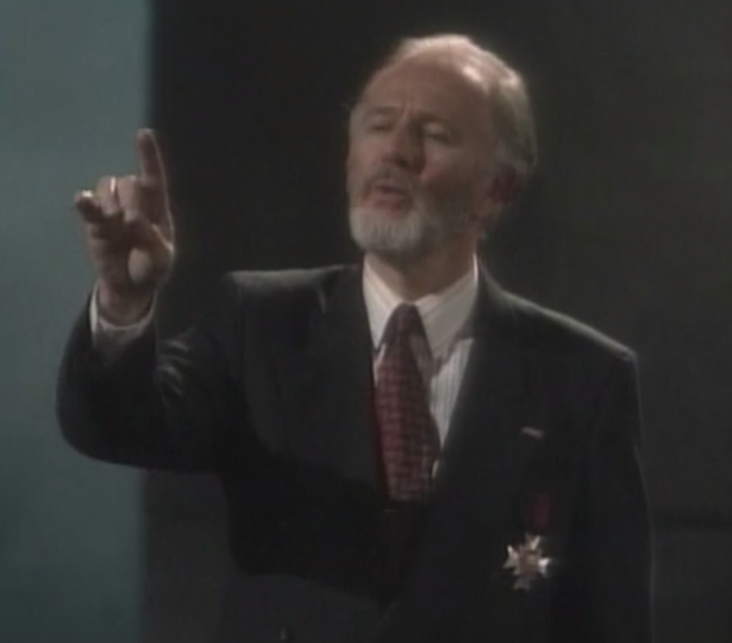 Josef Sommer as Polonius